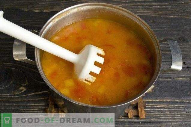 Zupa pomidorowa z papryką i tymiankiem