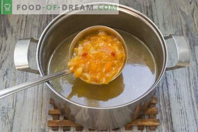 Zupa z soczewicą, żółtymi pomidorami i młodymi ziemniakami