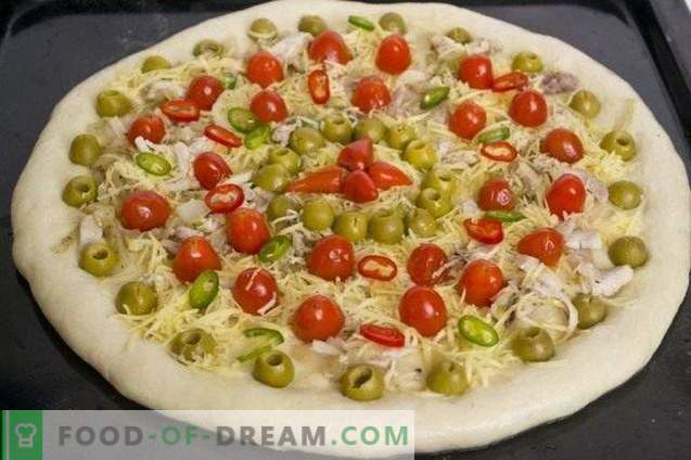 Pizza z kurczakiem i pomidorami cherry