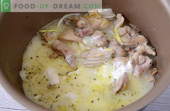 Задушено пиле с гъби: приготвяме ароматни бедра за празника и всеки ден. Авторска стъпка по стъпка фото рецепта за приготвяне на пиле с гъби в заквасена сметана
