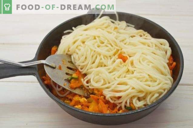 Spaghetti z kurczakiem i warzywami