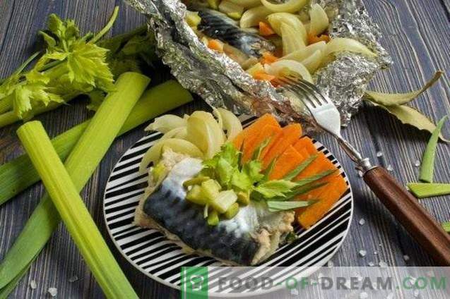 Makrela w folii, parzona z warzywami