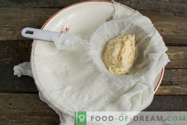 Велигденско сирење со кондензирано млеко и путер од кикирики