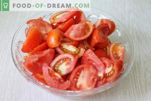 Sałatka na zimę z papryką i pomidorami z aspiryną - idealna metoda konserwowania