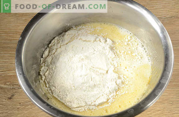 Pannkakor på mjölk: torr amerikansk version av vanliga fritters! Författarens steg-för-steg fotrecept av pannkakor på mjölk - enkel smaskig