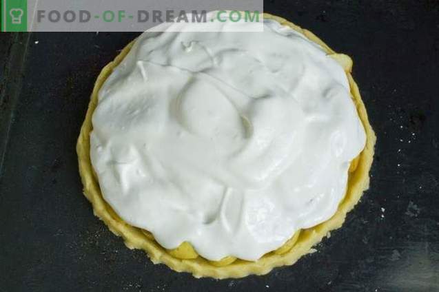 Sandy Apple Pie with Meringue