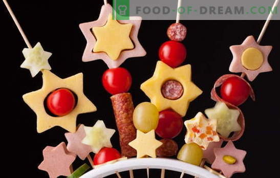 Canape dla dzieci - zabawne fajerwerki na stole! Przepisy na miniaturowe kanapki z kanapkami dla dzieci: słodkie i słone
