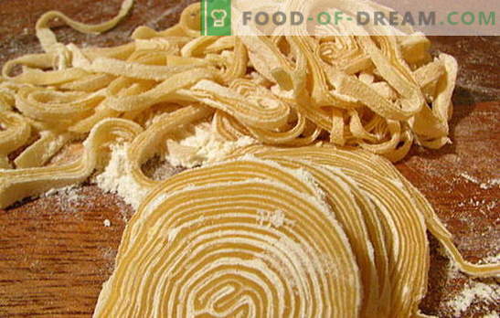 Domowe spaghetti: arcydzieło domowej kuchni! Jak zrobić spaghetti w domu: przepisy na odżywcze i ekonomiczne jedzenie