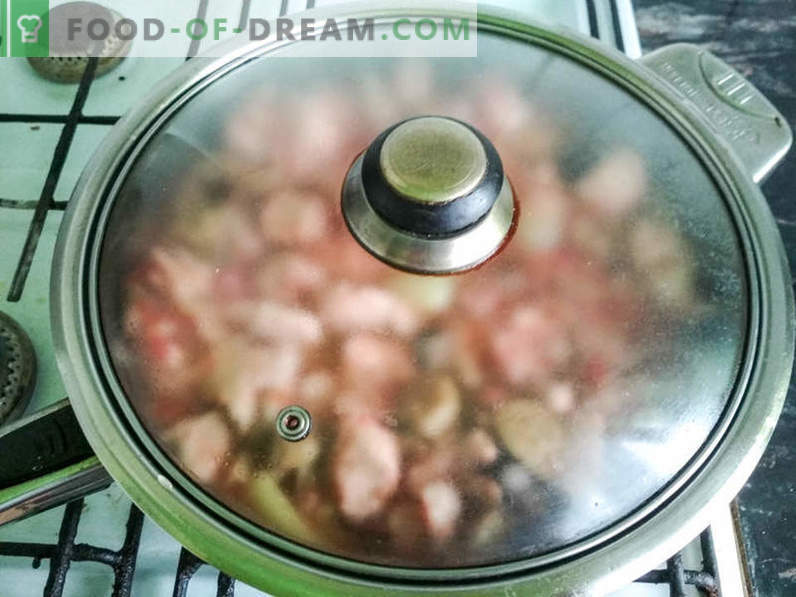 Hiszpańska paella - przepis na zrobienie pysznego dania kuchni śródziemnomorskiej w domu
