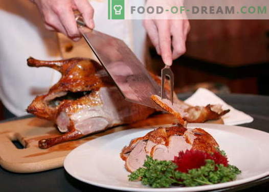 Peking Duck - najlepsze przepisy. Jak prawidłowo i smacznie gotować kaczkę po pekińsku.