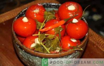 Marinēti tomāti ar ķiplokiem - mīļākie uzkodas! Receptes marinēti tomāti ar ķiplokiem: neaizmirstama garša