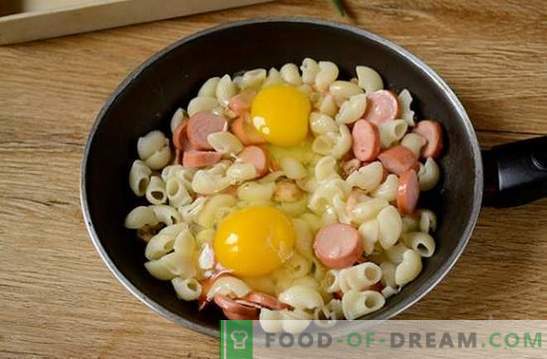 Makaron z jajkiem, kiełbasą i grzybami: szybkie rozwiązanie problemu śniadania lub kolacji. Foto-przepis: gotowanie makaronu z pieczarkami i kiełbaskami krok po kroku