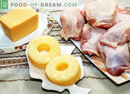Kurczak z serem: sałatki i kurczak zapiekany z serem w piekarniku.