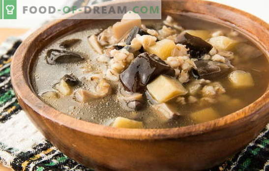 Zupa grzybowa mrożonych grzybów - aromat jesieni! Najlepsze przepisy na zupę grzybową z mrożonych grzybów