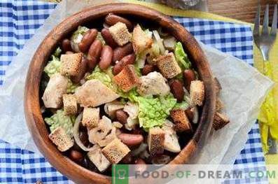 Salads with chicken and beans